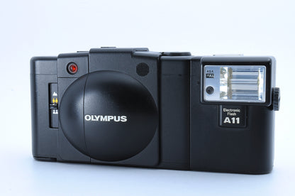 [MINT] OLYMPUS XA2 Point & Shoot 35mm Film Camera A11 Flash From JAPAN